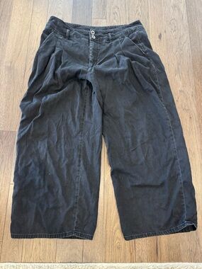 Pilcro Black Wide-Leg Trouser Pleated Chino Pants